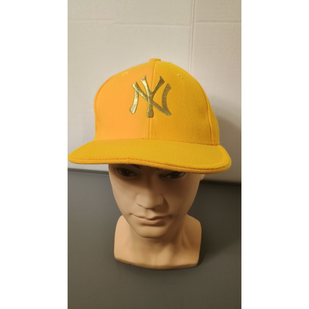 City Hunter NY Yankees Fitted Hat Unisex 7 1/8 Yellow Excellent Metallic Gold